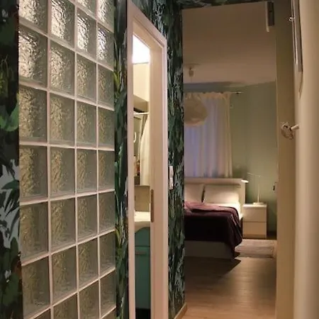 Plaka Modern Decorated *
